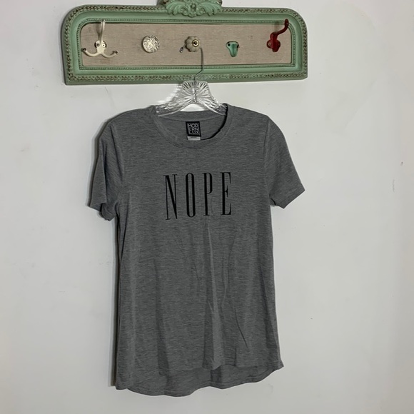 Bundle 4 short sleeve crewneck graphic t-shirts xs women’s casual lot - Picture 2 of 11